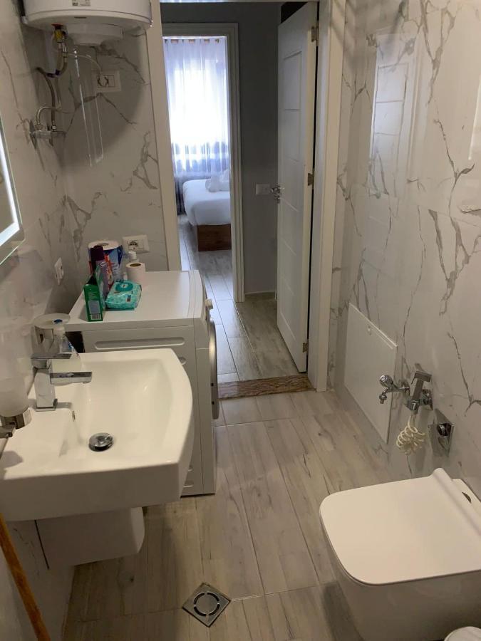Lovely Apartment Тирана Екстериор снимка